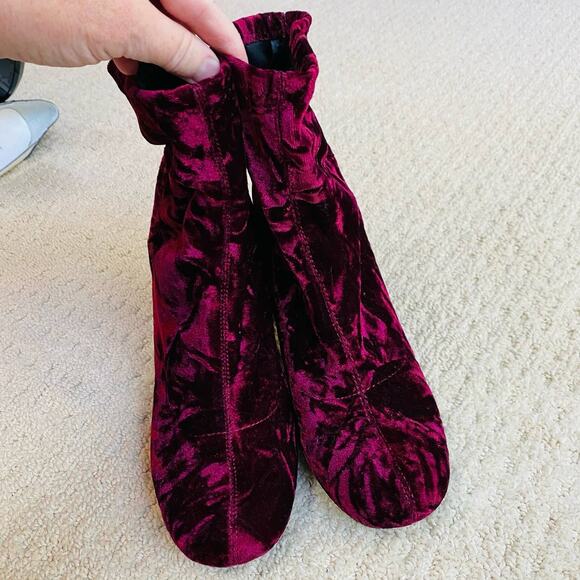 MIA Vickie crushed velvet booties berry red US 9,5M Mod Go-Go Fashion Booties - Picture 6 of 11